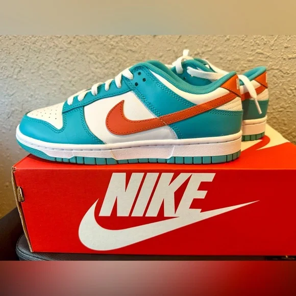Nike Dunks Brand New, never worn
